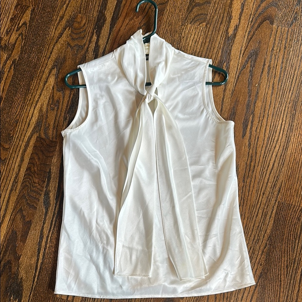 Nine West White Sleeveless Tie Front Blouse